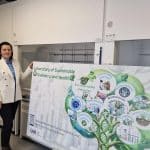 Alina Ghinet dans le nouveau laboratoire de chimie durable de JUNIA